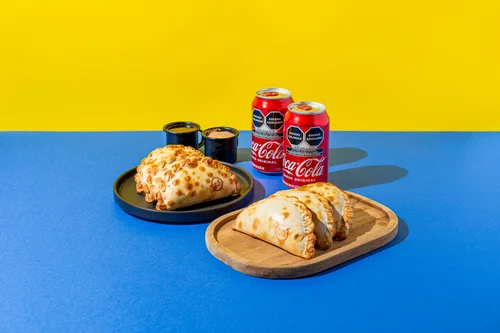 6 Empanadas +2 Refrescos +Papas Gauchas