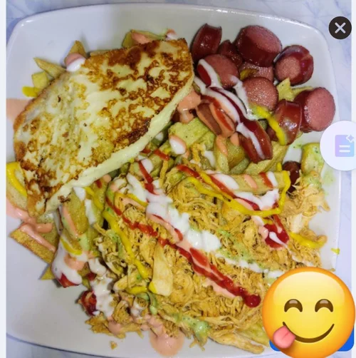 Salchipapa con Pollo Mechado