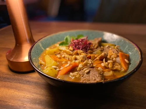 CURRY DE RES Y POLLO