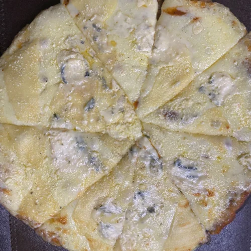 Pizzeta cuatro quesos