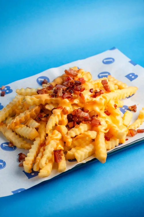 PAPAS CHEDDAR, BACON Y CEBOLLA