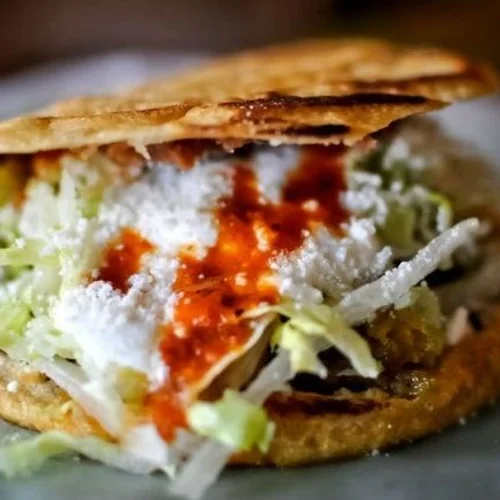 Gordita de Chicharrón