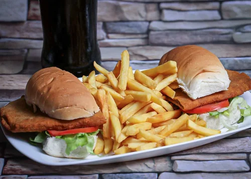 Milanesa en 2 panes con fritas