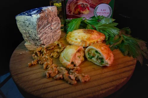 24- Roquefort, apio y nuez