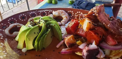 Tostada medallón con pulpo